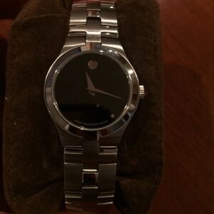Movado Stainless Steel Museum watch, great condition, new battery & extra links!
